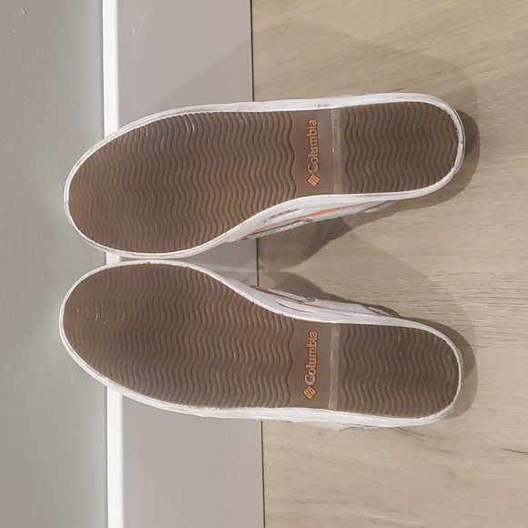 Columbia Women's Canvas Boat Shoes. Size 6. Pre-owned. - Picture 5 of 8